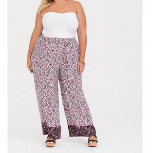 Torrid wide leg gorgeous print knit pants. Size 3